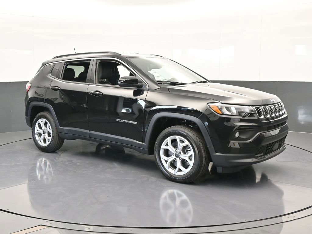 Used 2025 Jeep Compass Latitude image 8