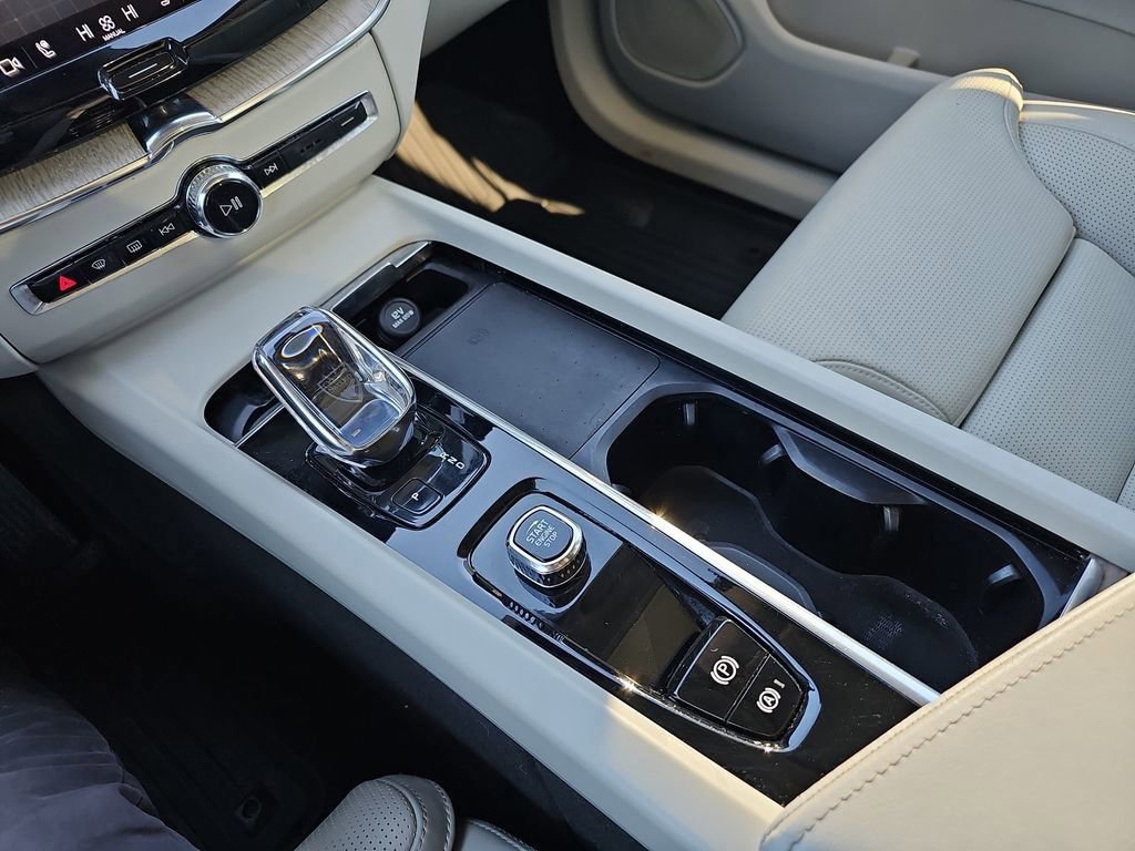 Used 2022 Volvo XC60 B5 Inscription w/ Advanced Package image 30