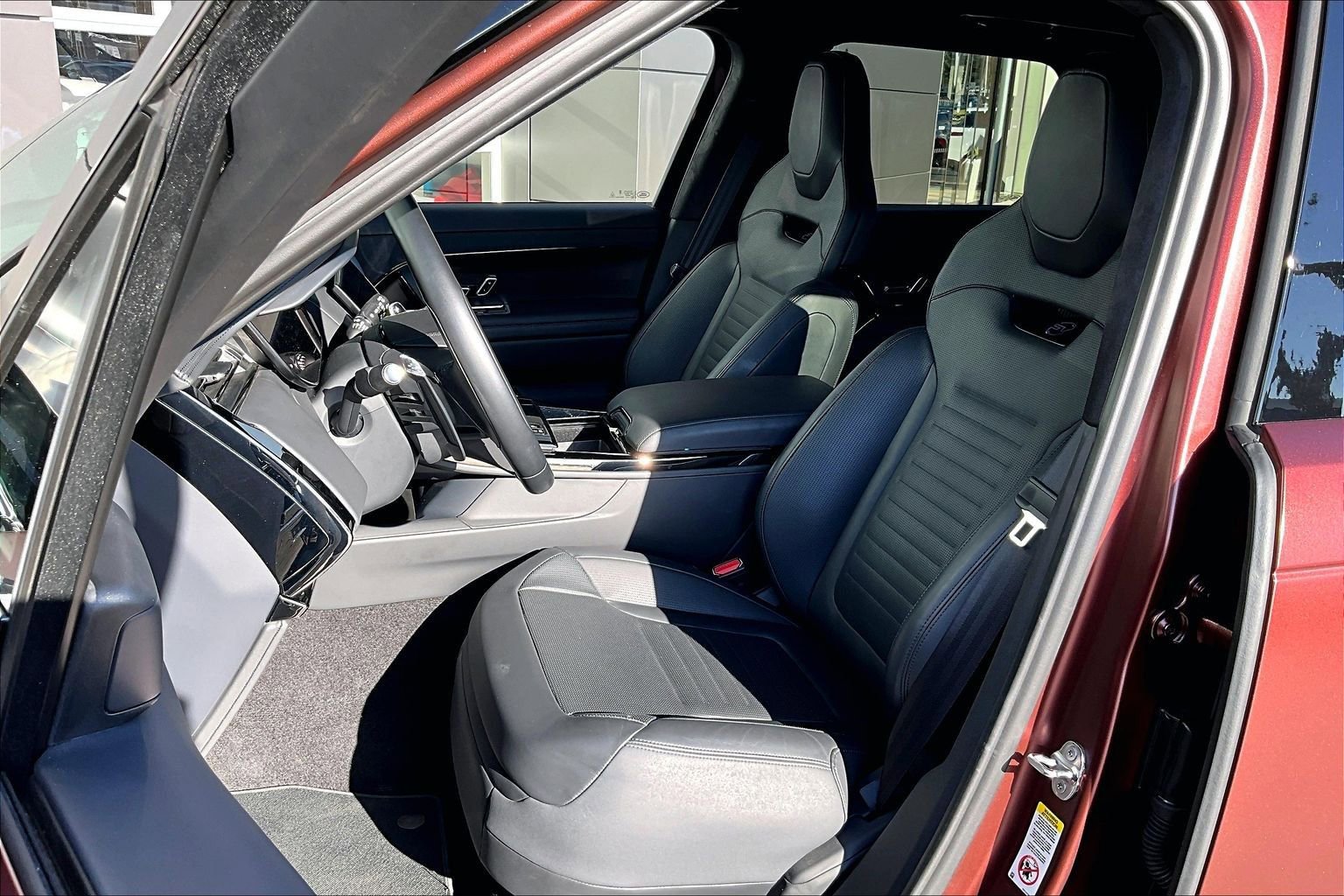 Certified 2025 Land Rover Range Rover Sport SV Edition Two image 25