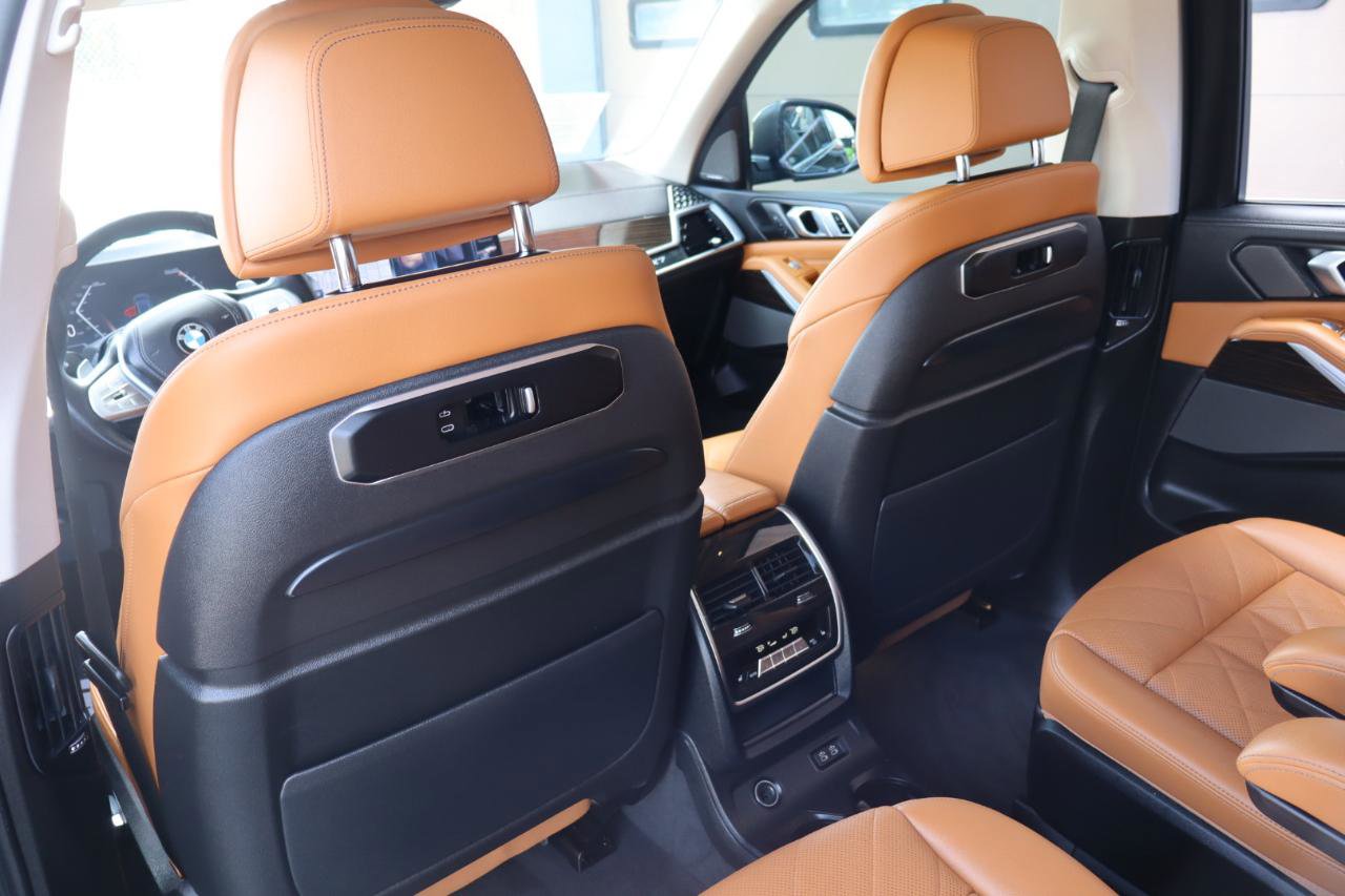 Used 2023 BMW X7 xDrive40i w/ Premium Package image 21