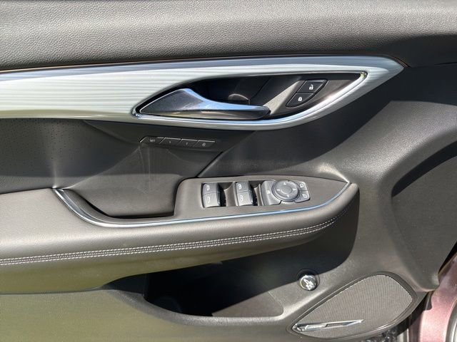 Used 2025 Buick Envision Avenir AWD/4WD image 19