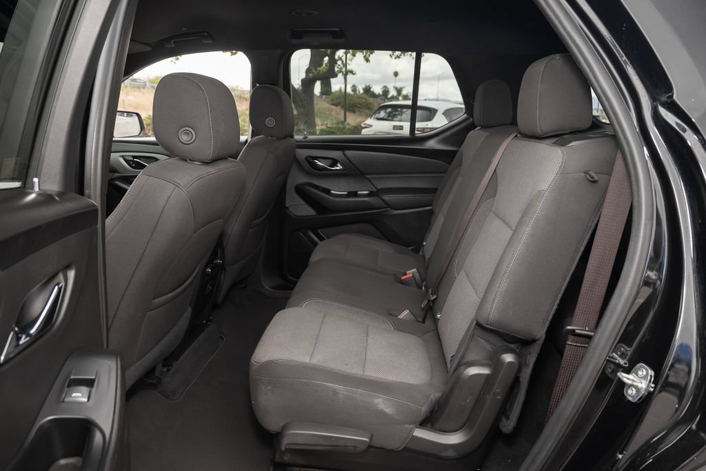 Used 2023 Chevrolet Traverse LT FWD image 36