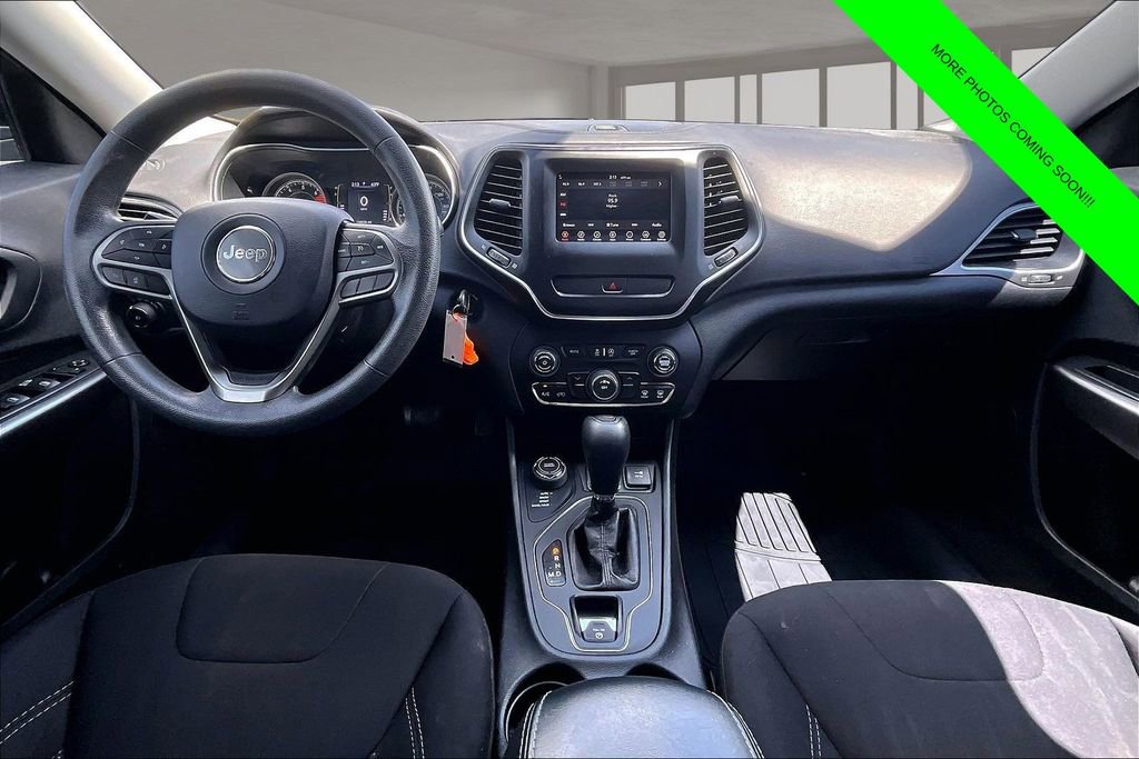 Used 2019 Jeep Cherokee Latitude w/ Popular Appearance Group AWD/4WD image 16
