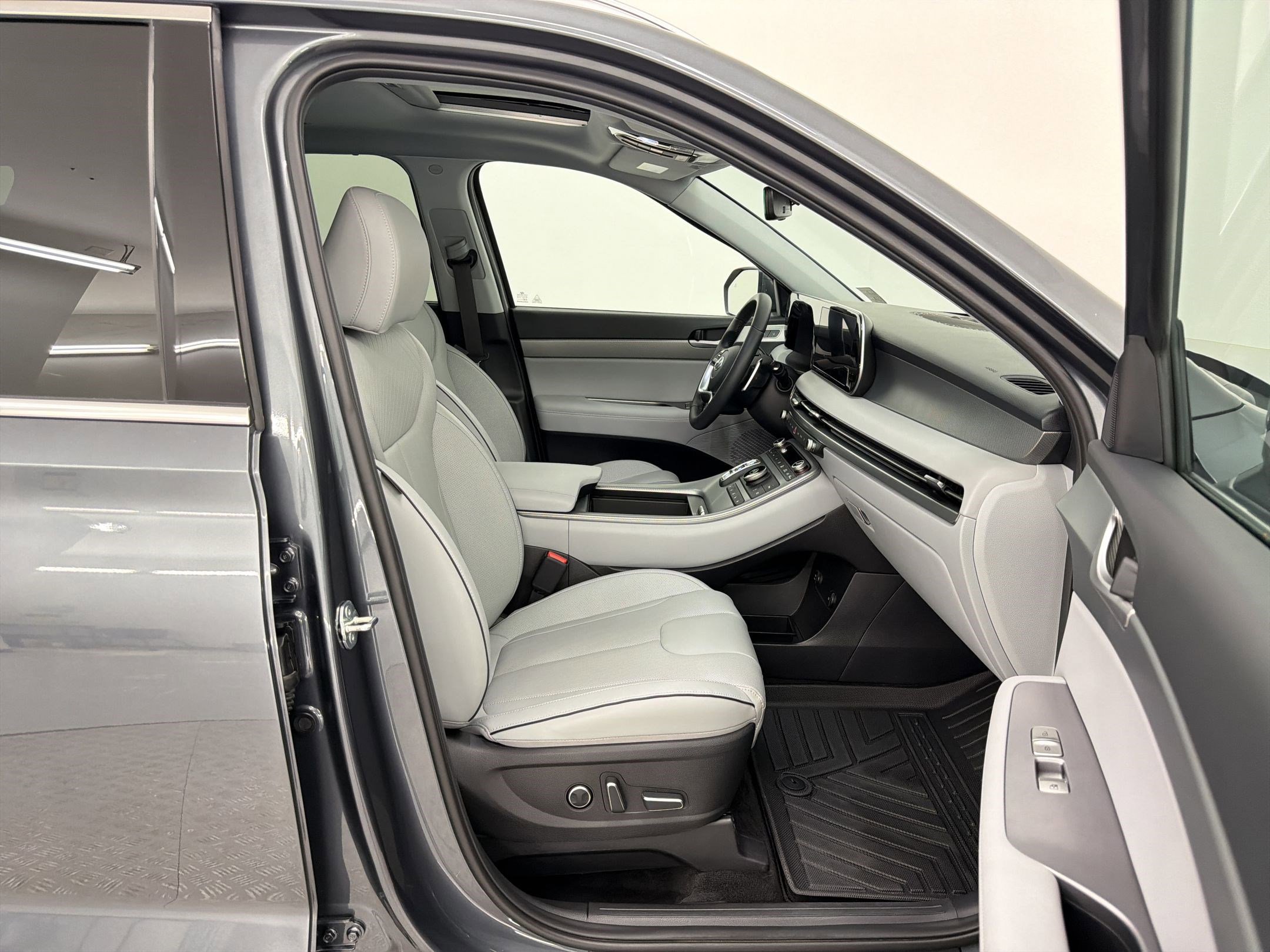 Used 2025 Hyundai Palisade SEL FWD image 28