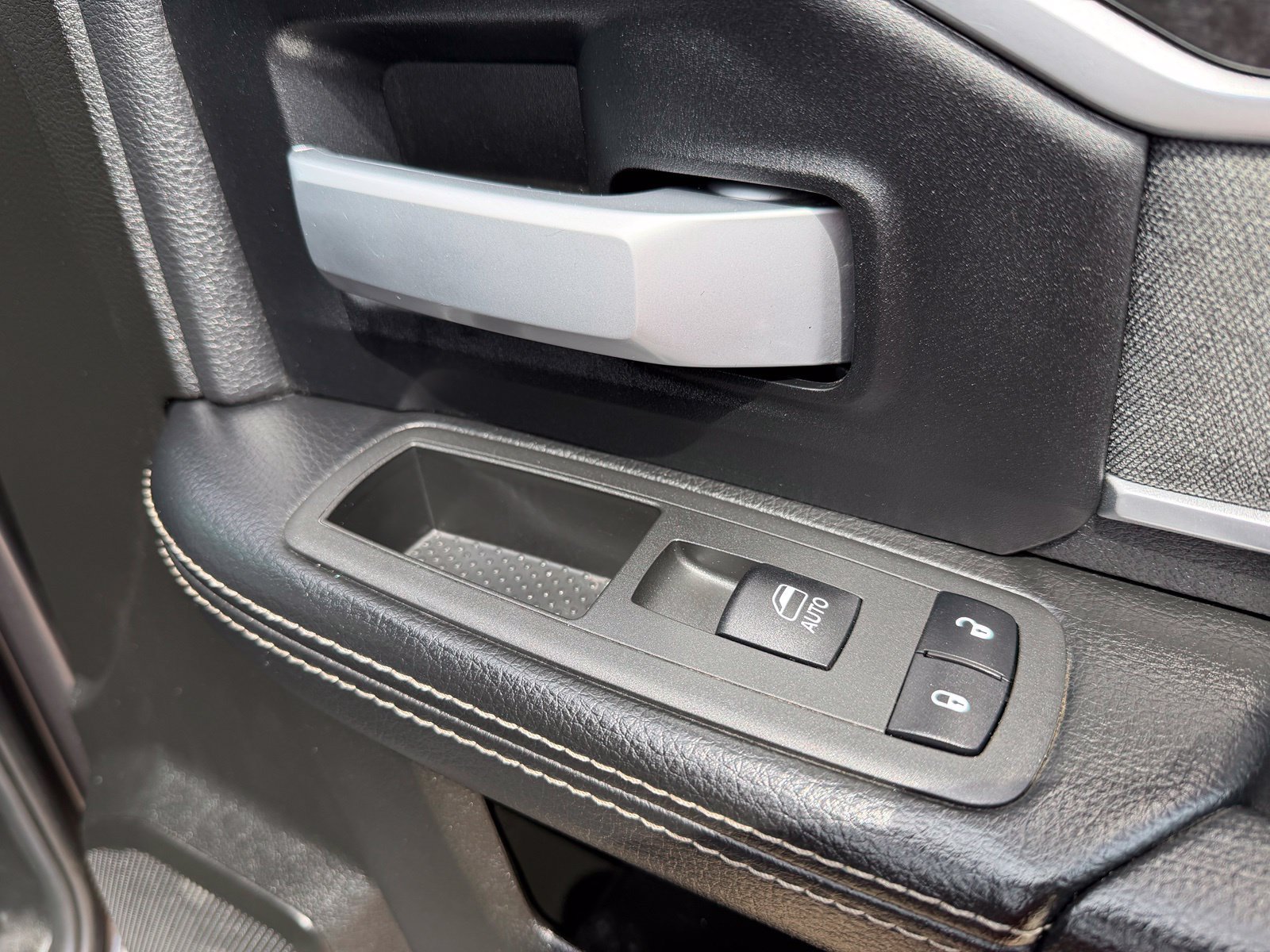 Used 2022 RAM 2500 Lone Star w/ Night Edition AWD/4WD image 35