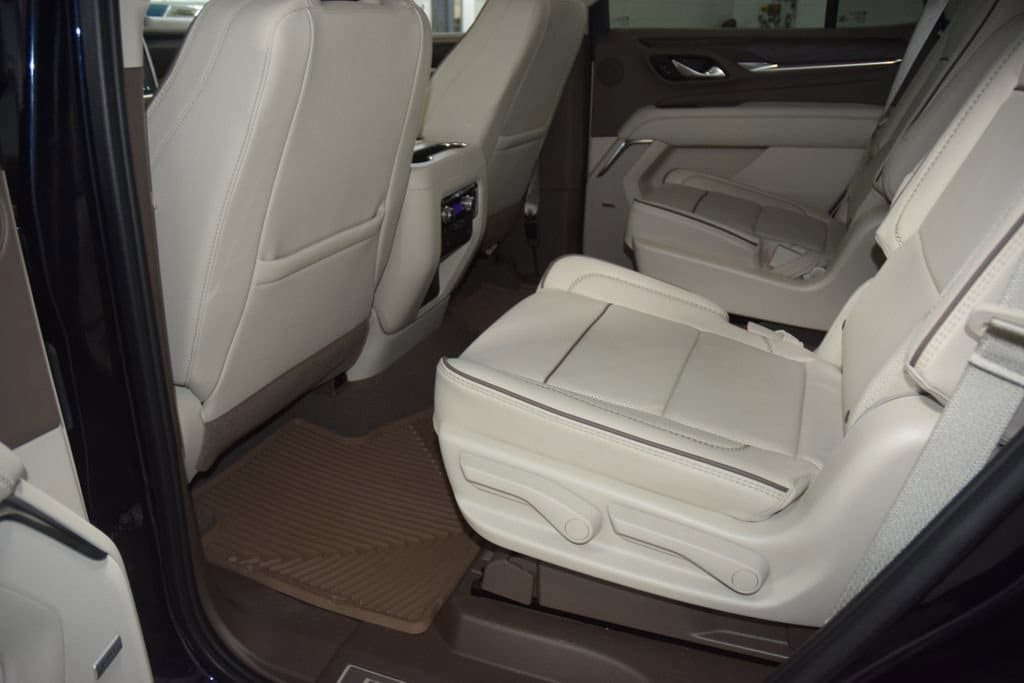 Used 2024 GMC Yukon Denali AWD/4WD image 44
