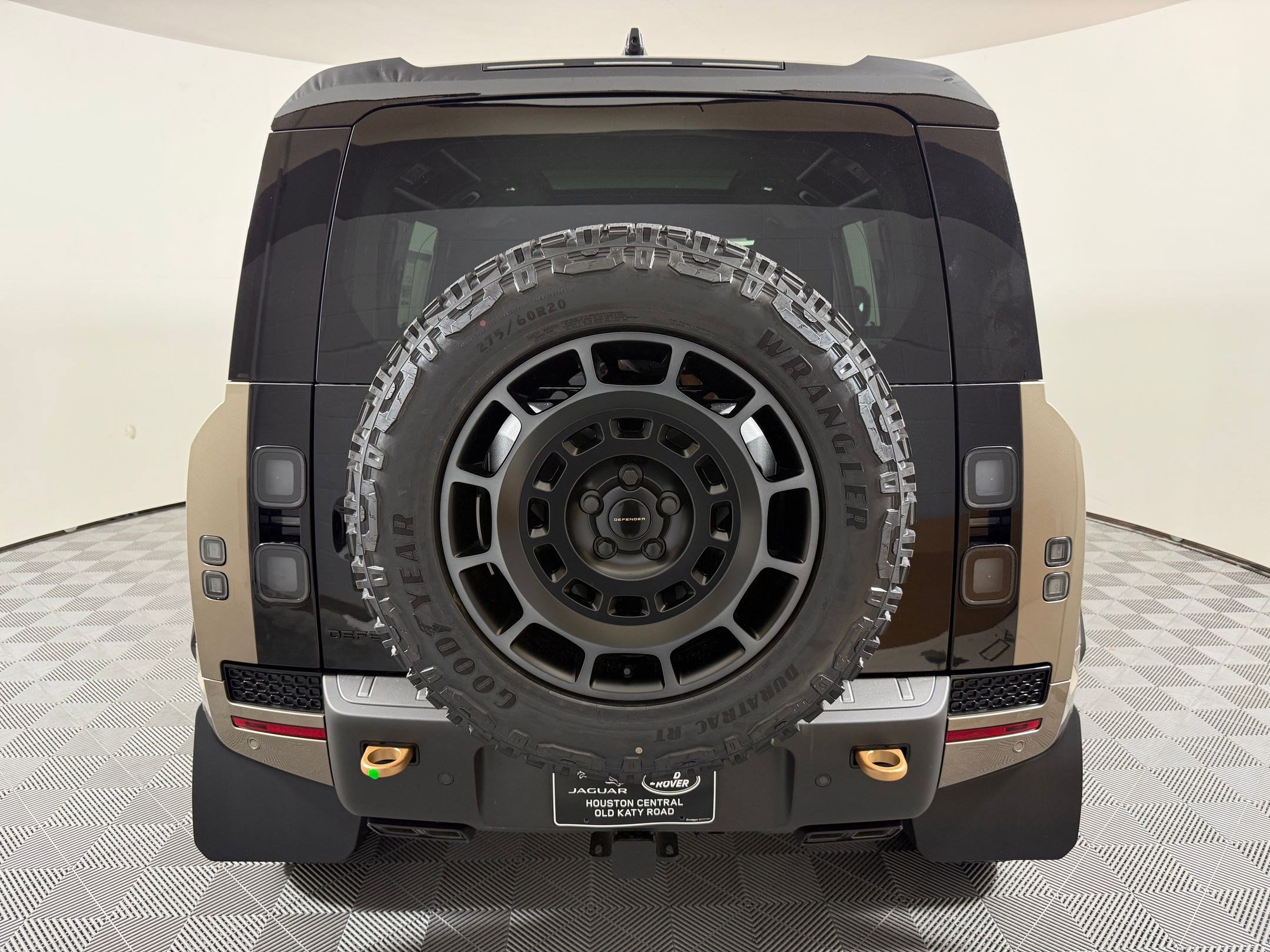 New 2026 Land Rover Defender 110 OCTA AWD/4WD image 11