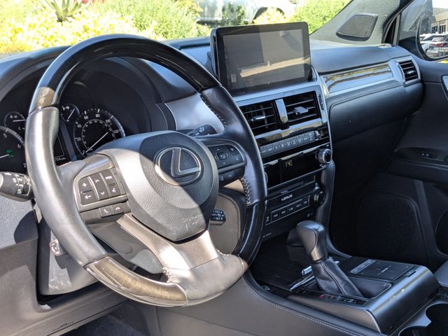 Used 2023 Lexus GX 460 Premium w/ Premium Package image 10