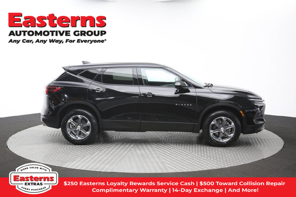 Used 2025 Chevrolet Blazer LT FWD image 48