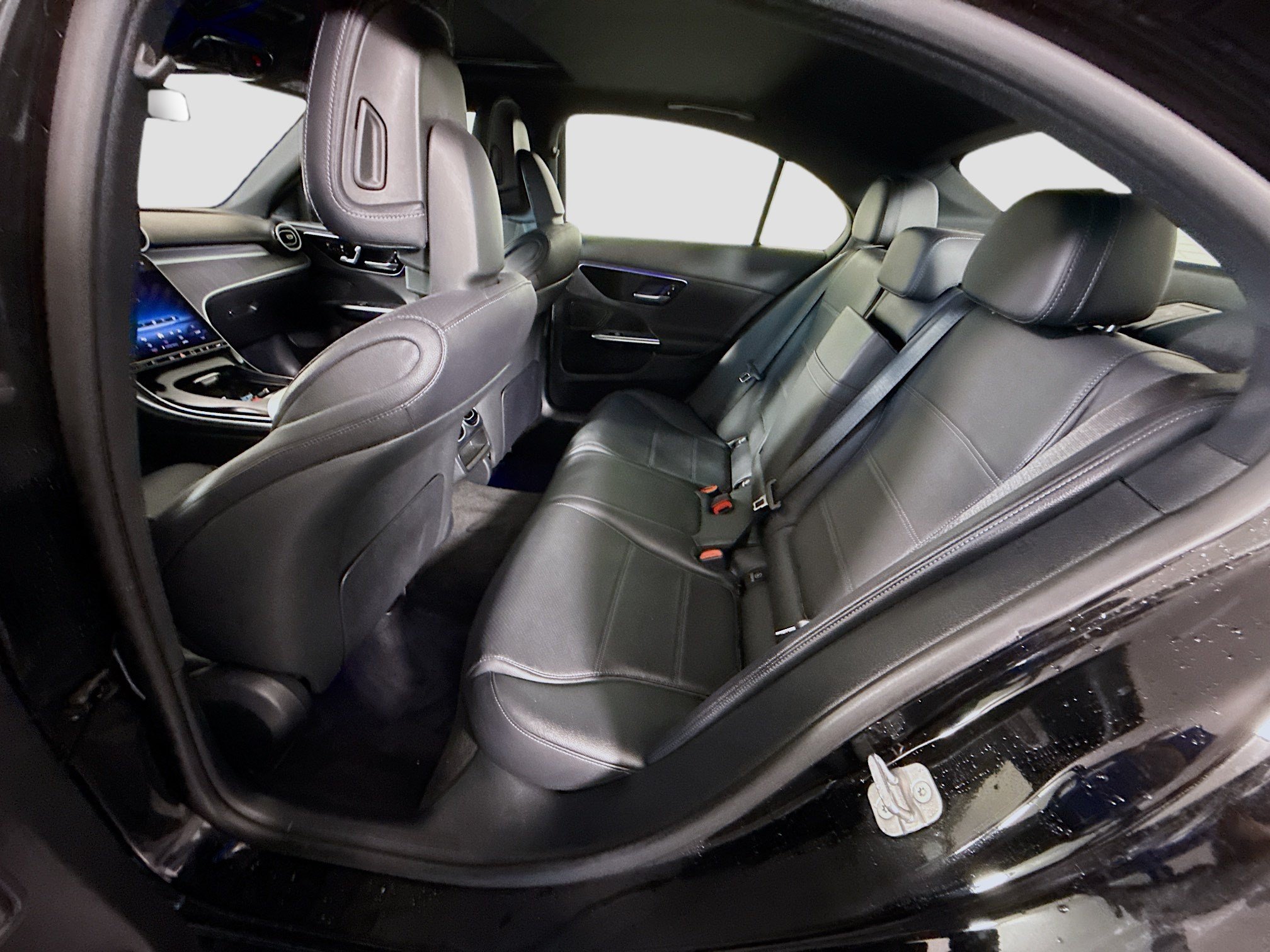 Used 2025 Mercedes-Benz C 300 Sedan image 25