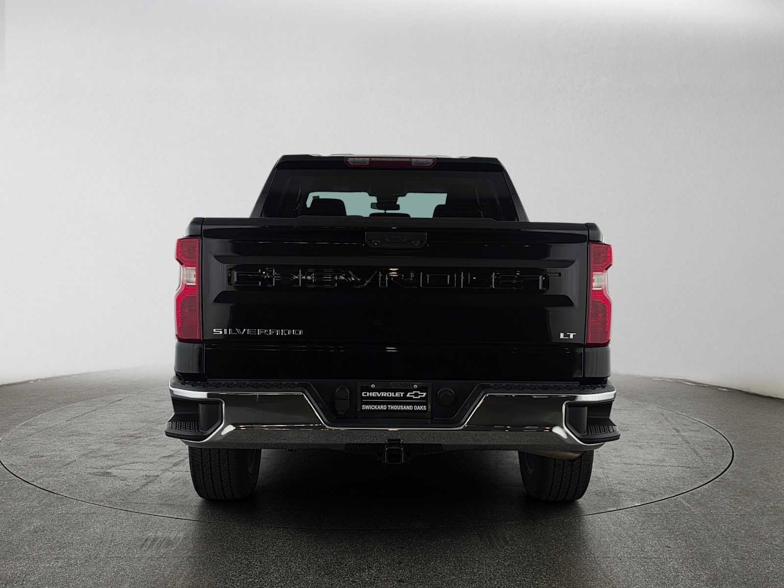 Used 2023 Chevrolet Silverado 1500 LT AWD/4WD image 4