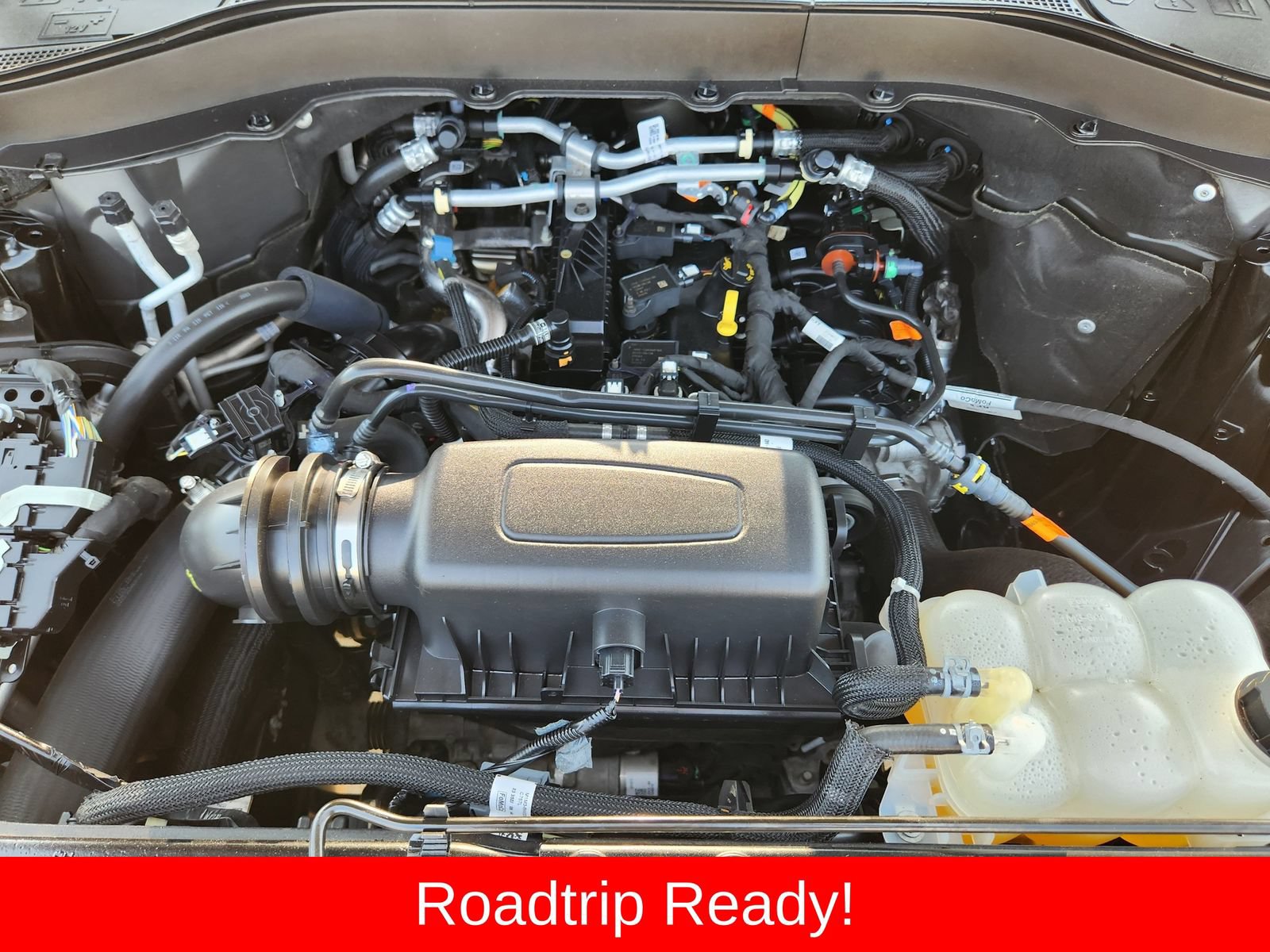 Used 2024 Ford Explorer XLT w/ Equipment Group 202A AWD/4WD image 43