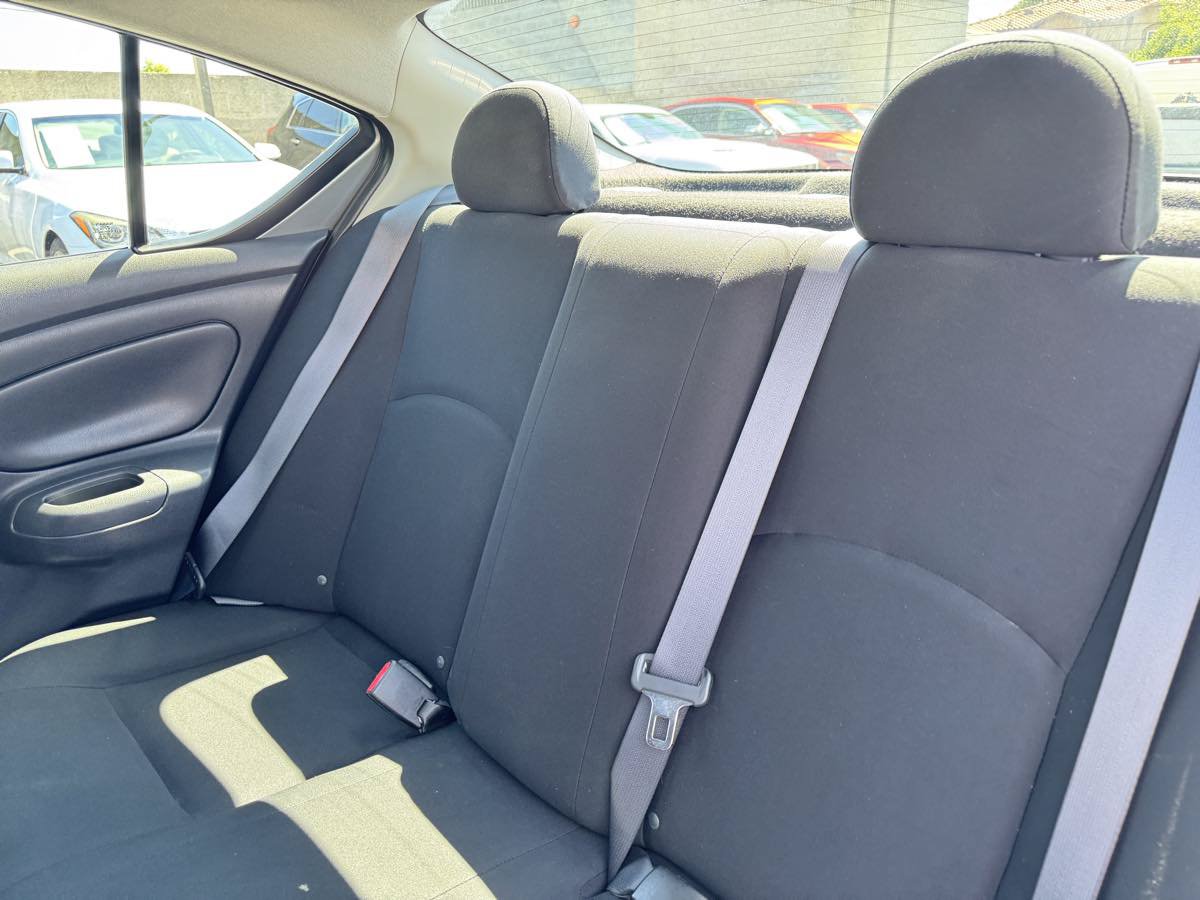 Used 2014 Nissan Versa S Plus FWD image 29