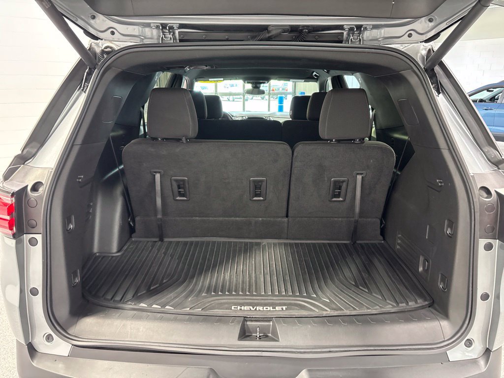 Used 2023 Chevrolet Traverse LT AWD/4WD image 41