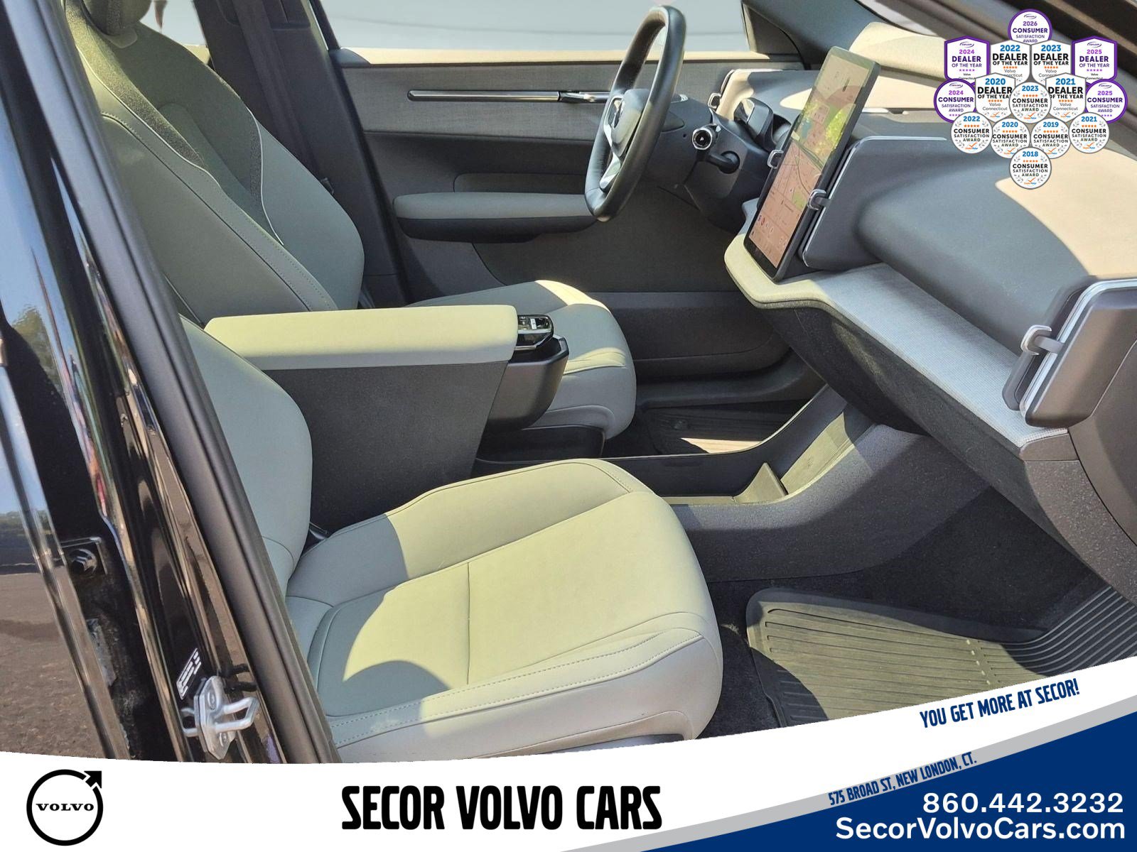 Used 2025 Volvo EX30 Plus w/ Protection Package Premier AWD/4WD image 25