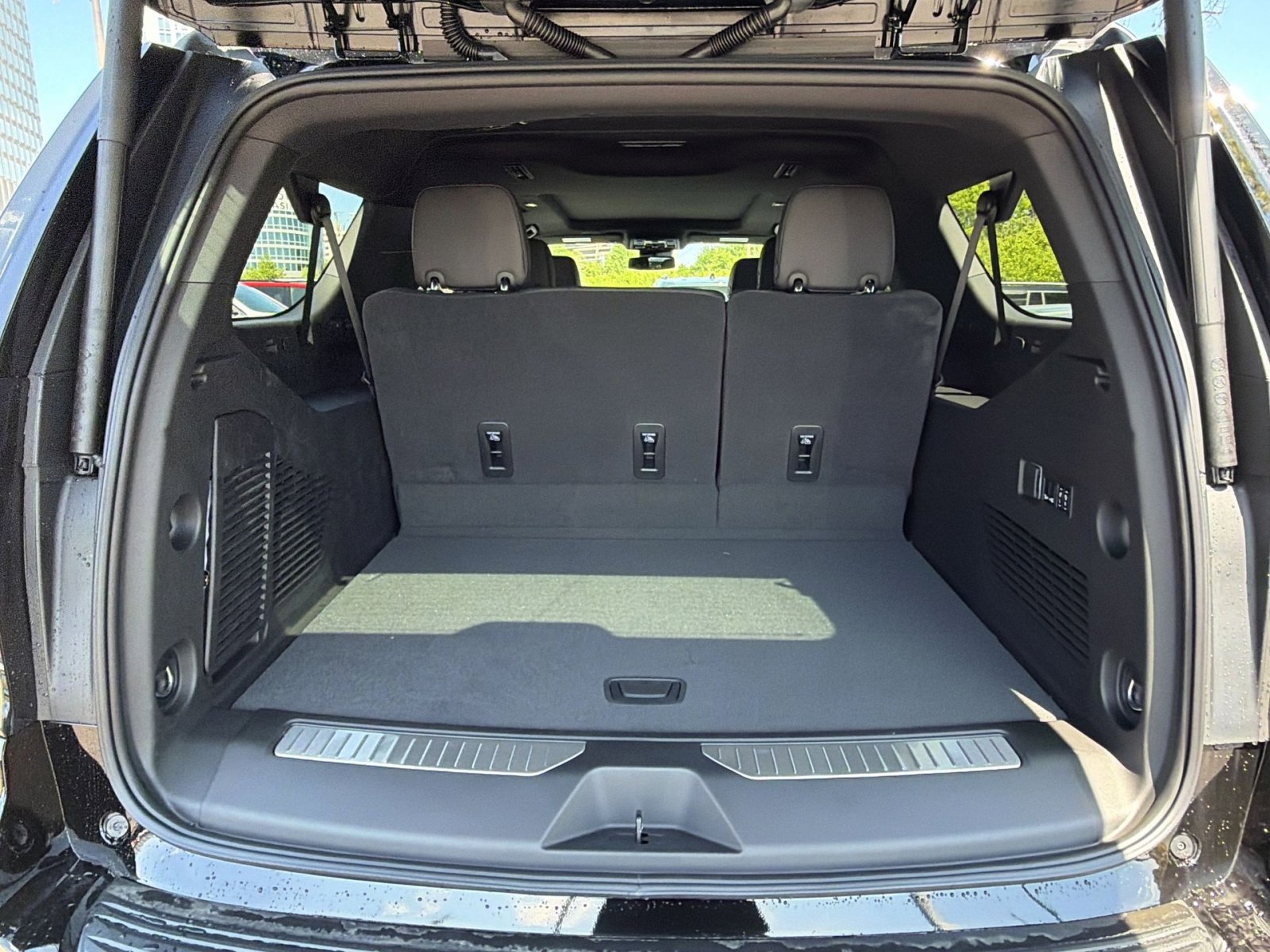 New 2026 Chevrolet Suburban RST w/ Comfort Package AWD/4WD image 27