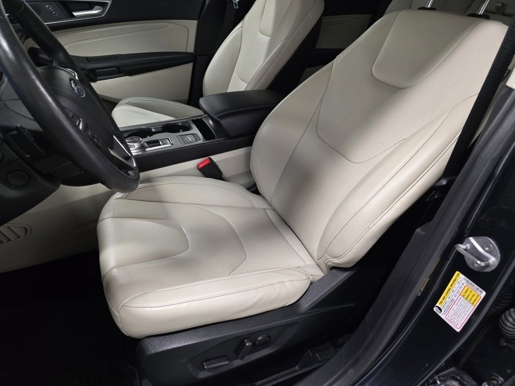 Used 2022 Ford Edge Titanium w/ Equipment Group 301A image 25