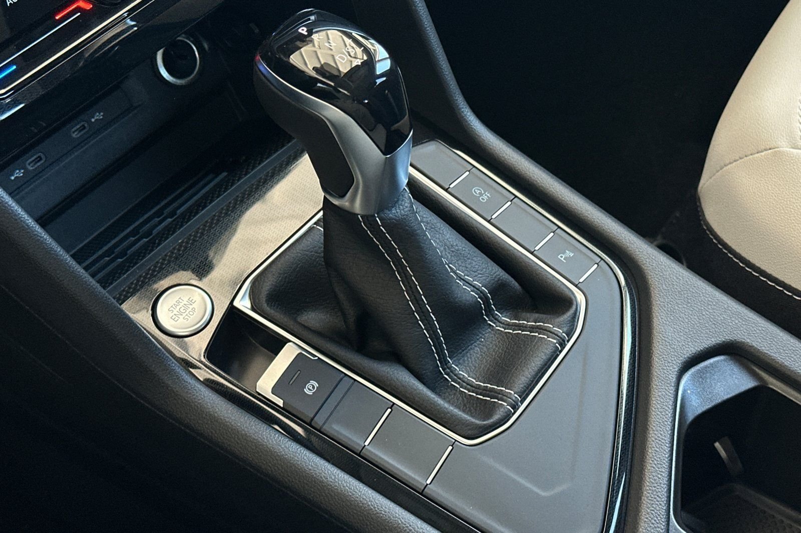 New 2026 Volkswagen Taos SE FWD image 21