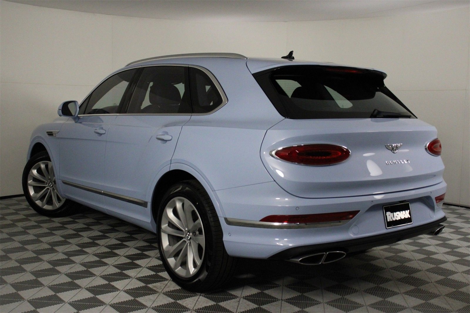 New 2025 Bentley Bentayga image 3