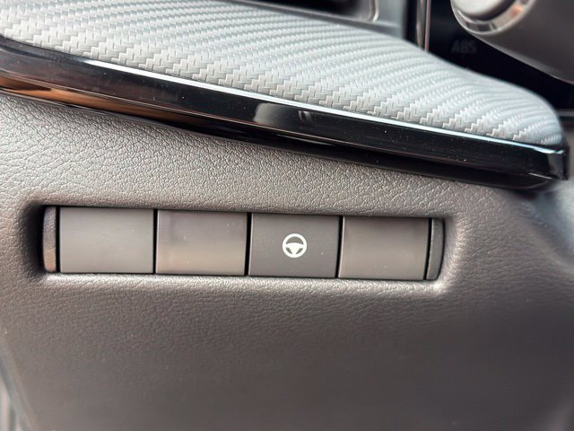 New 2026 Nissan Kicks SR AWD/4WD image 30