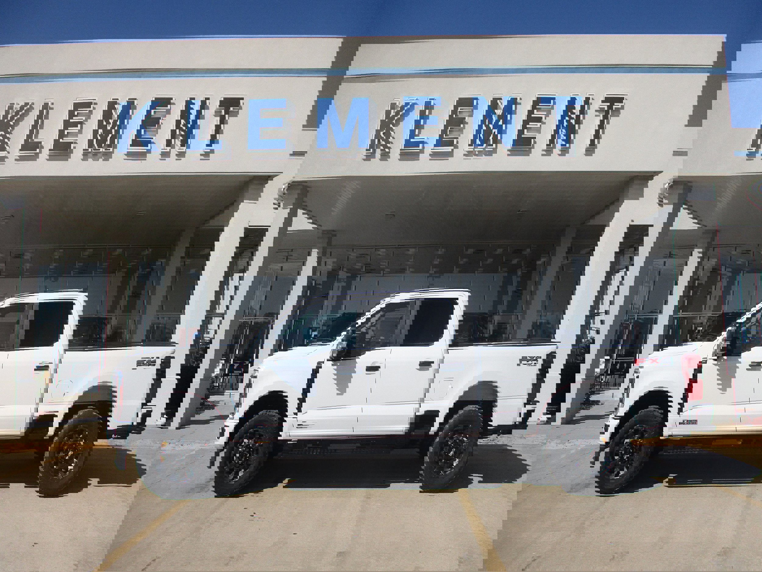 New 2026 Ford F250 4x4 Crew Cab Super Duty image 23