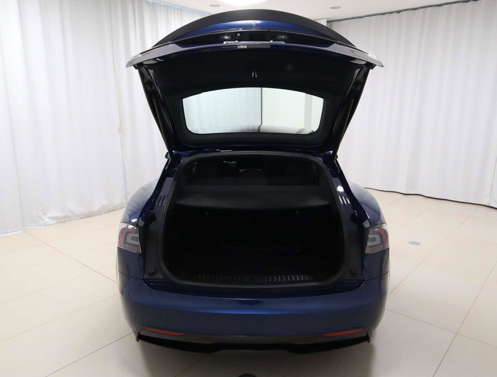 Used 2021 Tesla Model S Plaid image 12