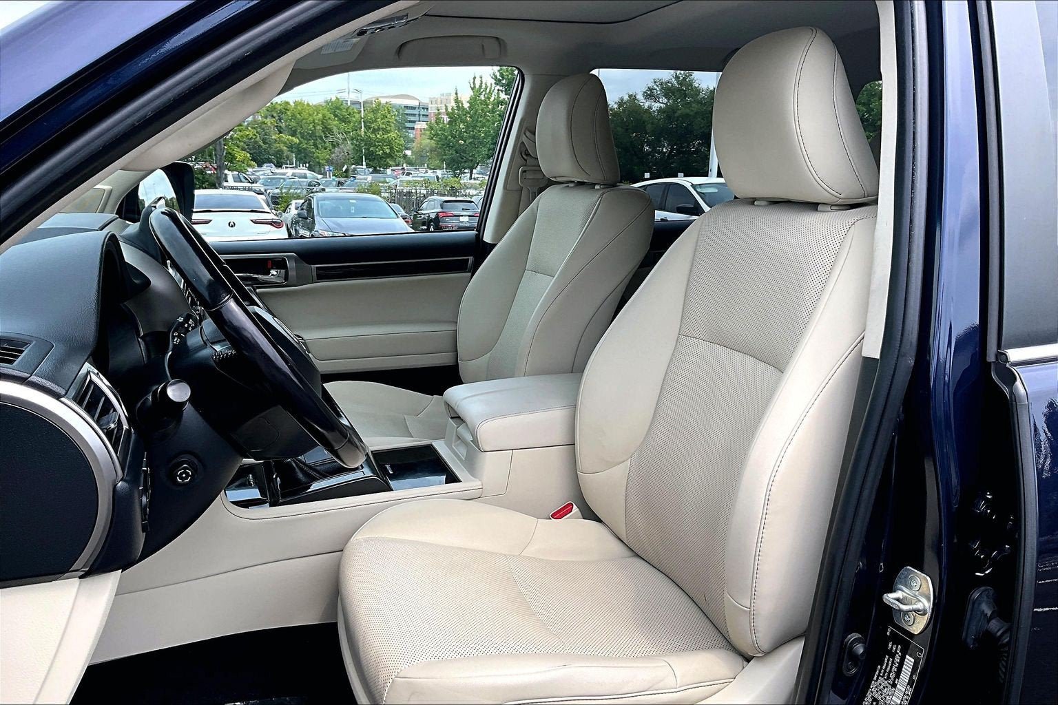 Used 2022 Lexus GX 460 w/ Accessory Package AWD/4WD image 23