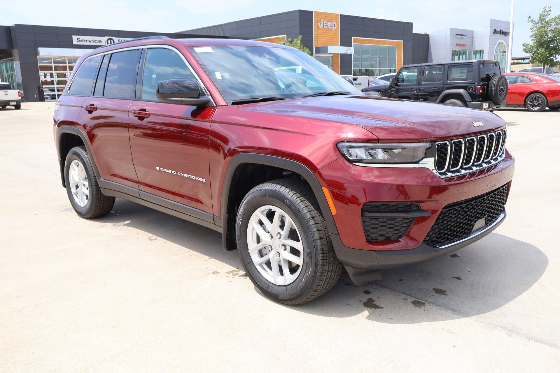 New 2026 Jeep Grand Cherokee Laredo X AWD/4WD image 1