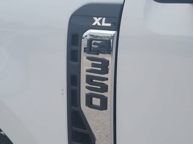 New 2026 Ford F350 XL w/ FX4 Off-Road Package AWD/4WD image 9