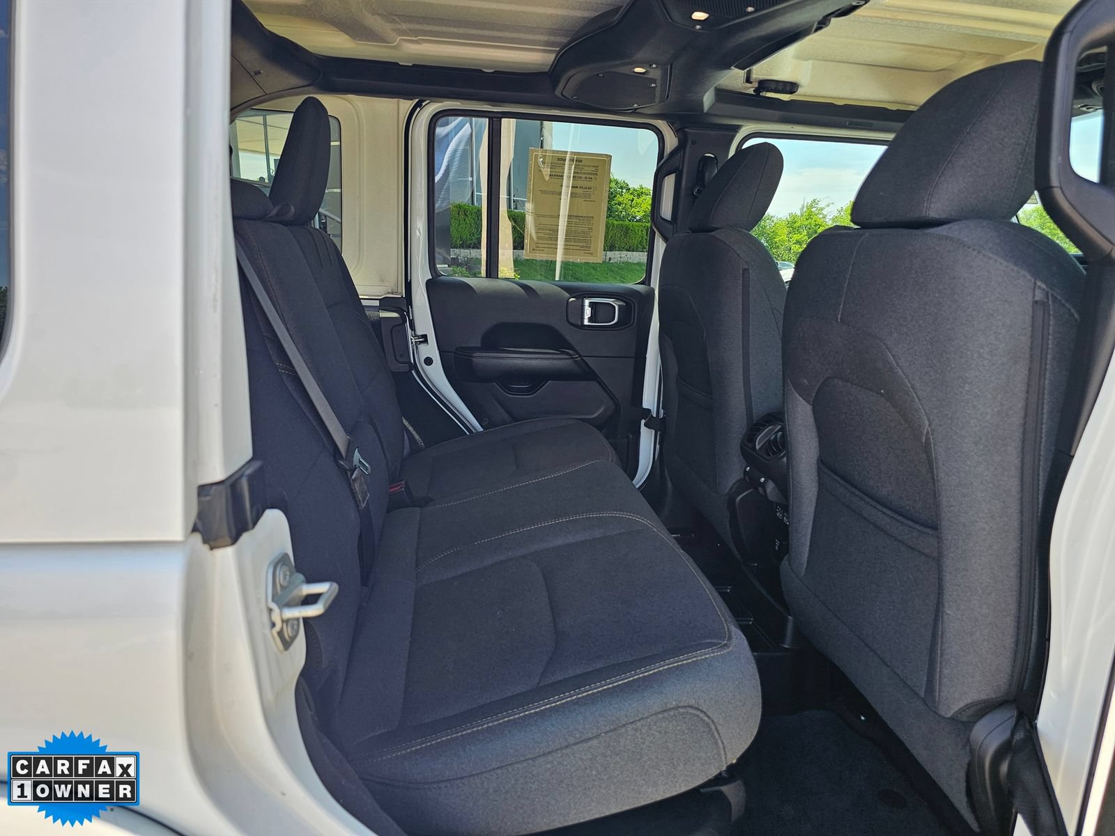 Used 2024 Jeep Wrangler Unlimited Sahara AWD/4WD image 34