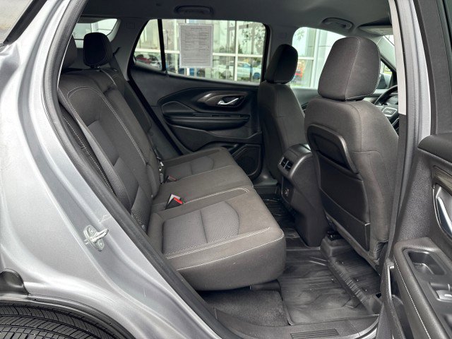 Used 2024 GMC Terrain SLE w/ Driver Convenience Package image 27