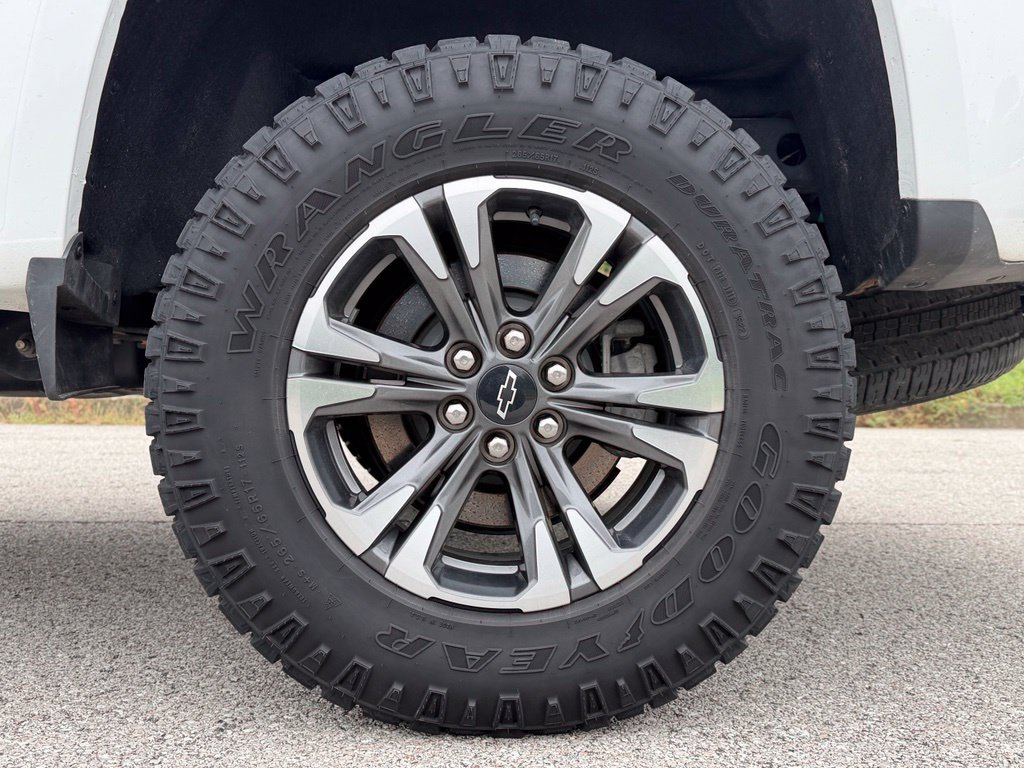 Used 2022 Chevrolet Colorado Z71 AWD/4WD image 9