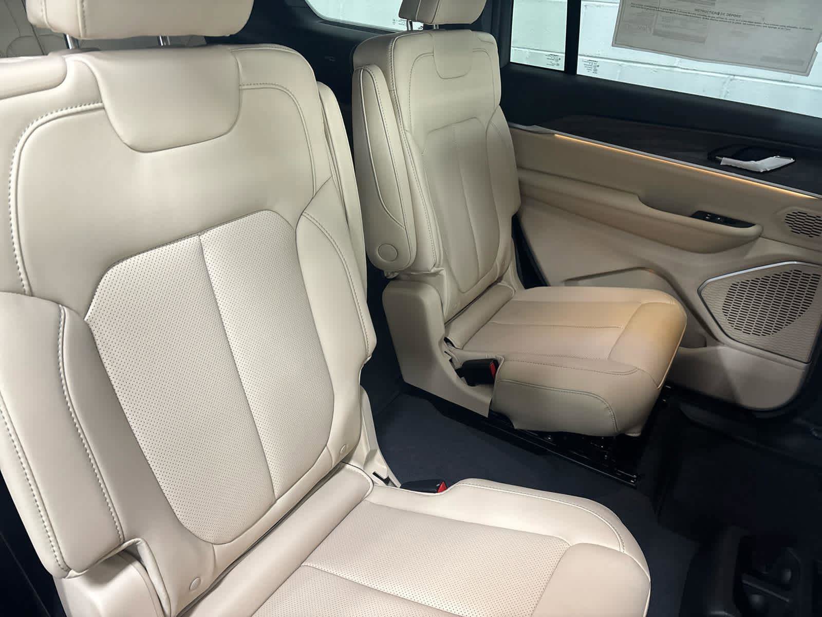 New 2026 Jeep Grand Cherokee L Limited w/ Luxury Tech Group II image 26