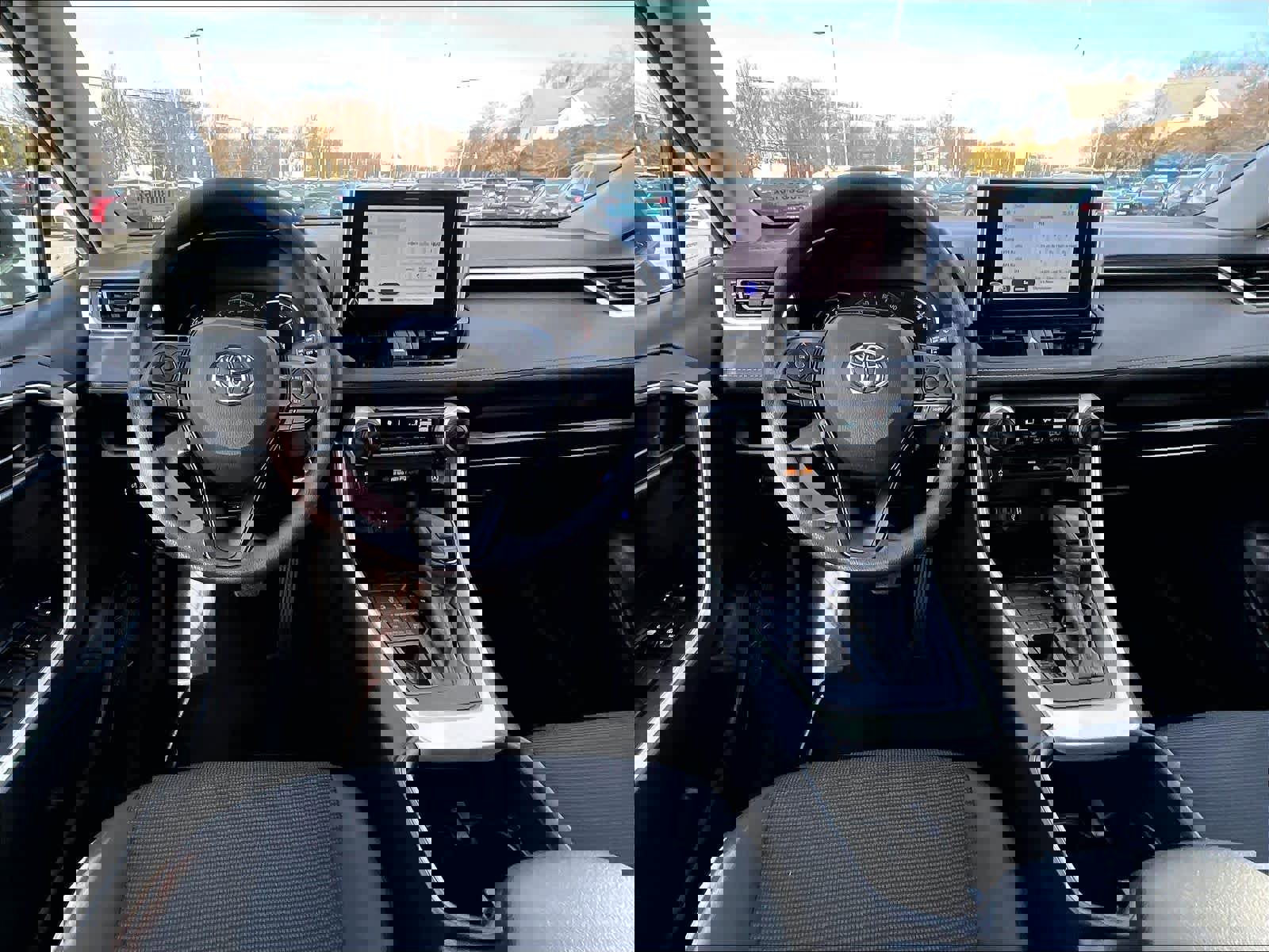 Used 2024 Toyota RAV4 LE image 17