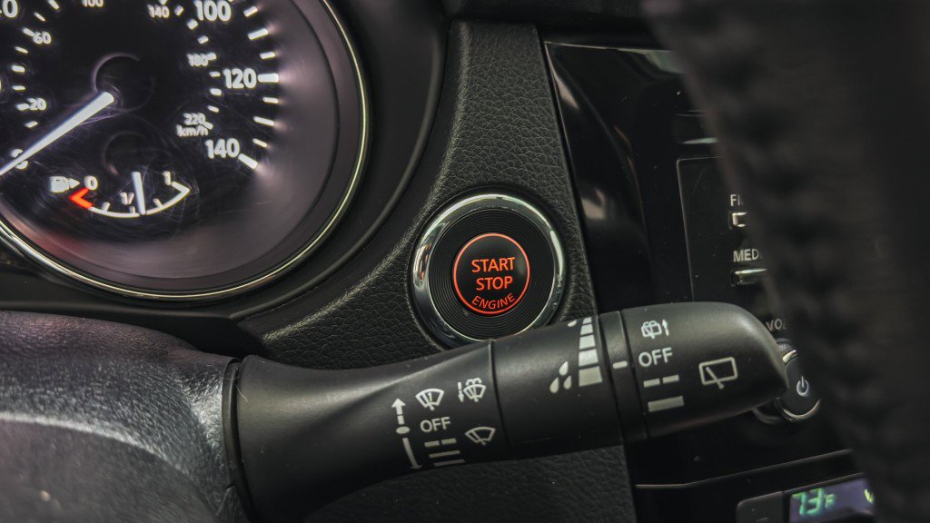 Used 2017 Nissan Rogue SV image 31