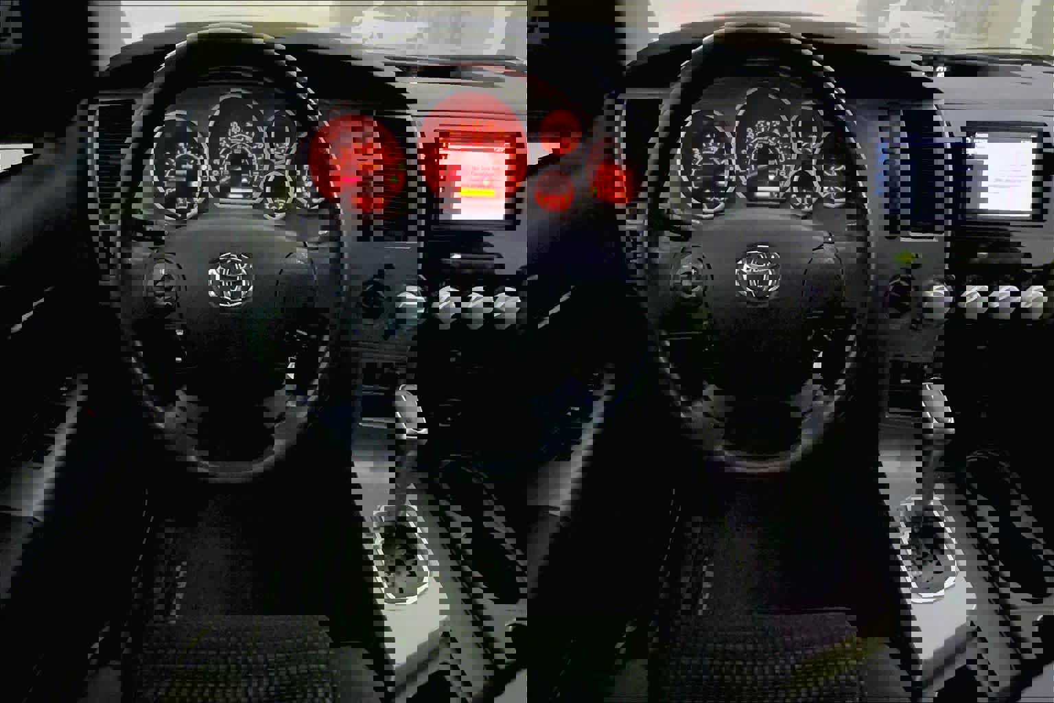 Used 2013 Toyota Tundra 4x4 CrewMax image 5