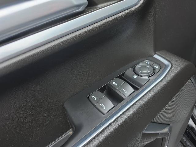 Used 2022 Chevrolet Silverado 1500 LT w/ Z71 Off-Road Package AWD/4WD image 21