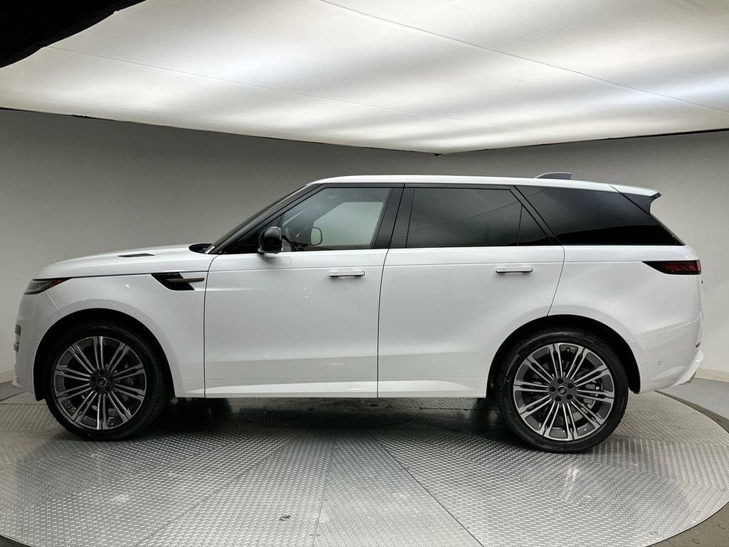 Used 2025 Land Rover Range Rover Sport Dynamic SE image 2