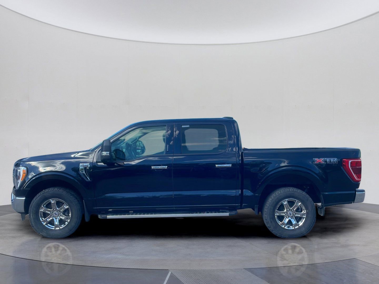 Used 2022 Ford F150 XLT w/ Equipment Group 302A High AWD/4WD image 2