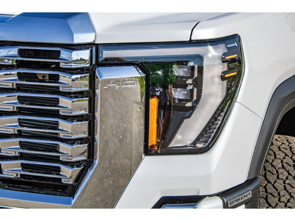 New 2026 GMC Sierra 2500 Denali w/ Denali Reserve Package image 8