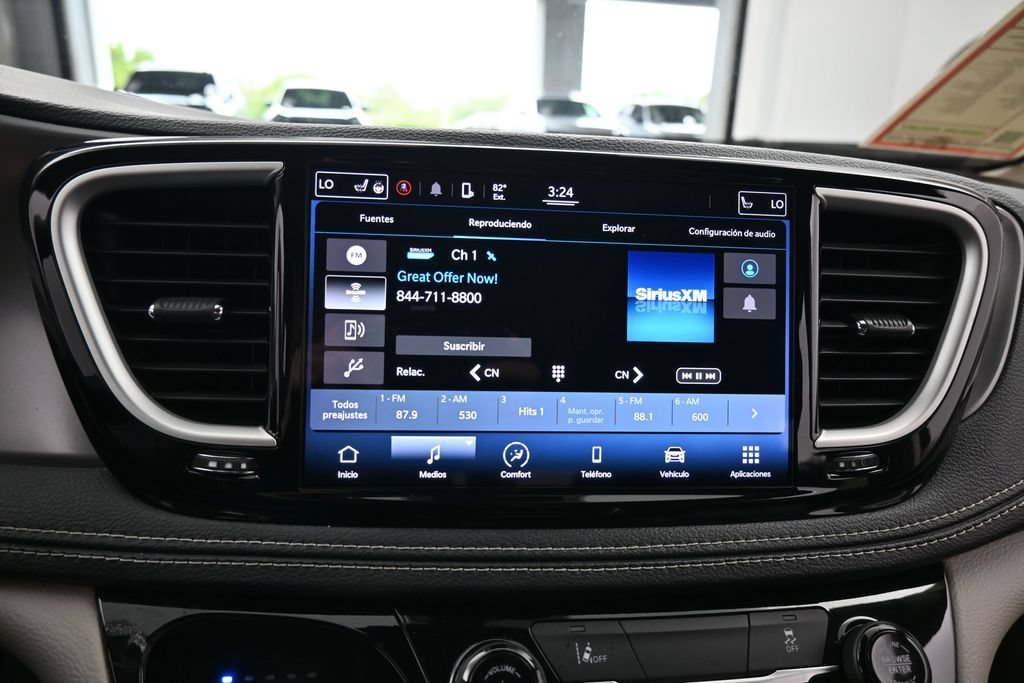 Used 2022 Chrysler Pacifica Touring-L FWD image 23