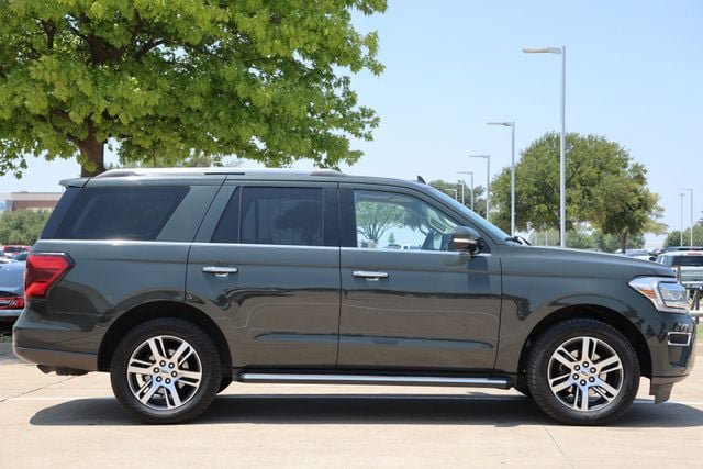Used 2022 Ford Expedition Limited AWD/4WD image 3
