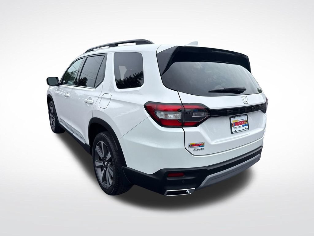 Used 2024 Honda Pilot Elite image 3