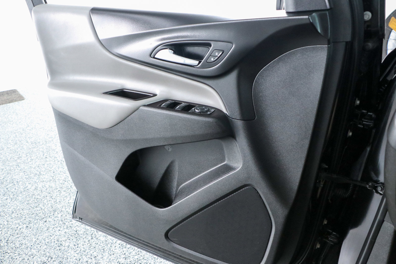 Used 2022 Chevrolet Equinox LS image 22