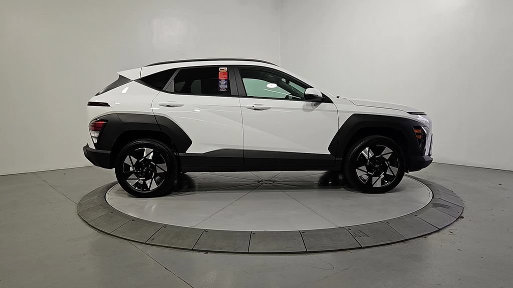 Certified 2025 Hyundai Kona SEL AWD/4WD image 7