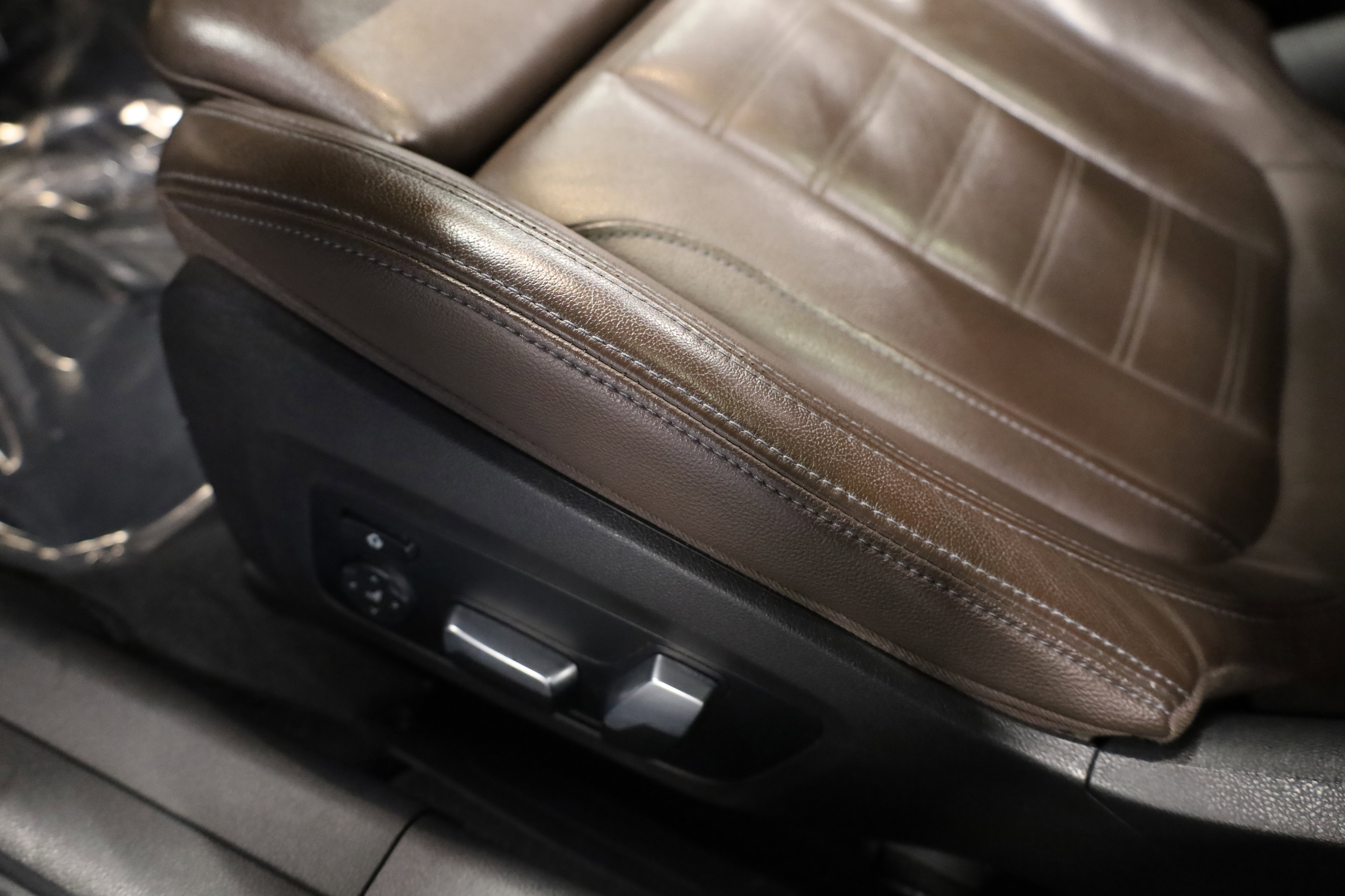 Used 2020 BMW 330i xDrive Sedan w/ Premium Package image 18