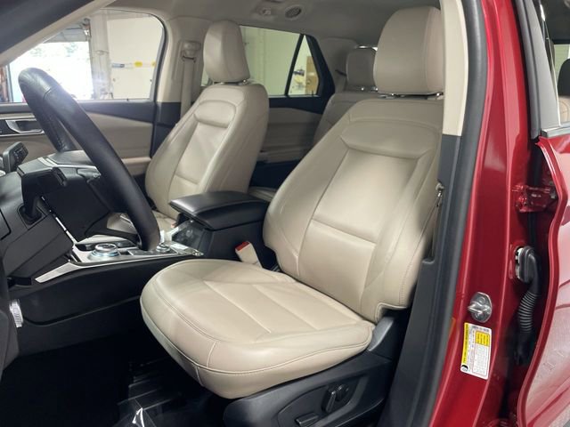 Used 2022 Ford Explorer XLT w/ Equipment Group 202A image 11