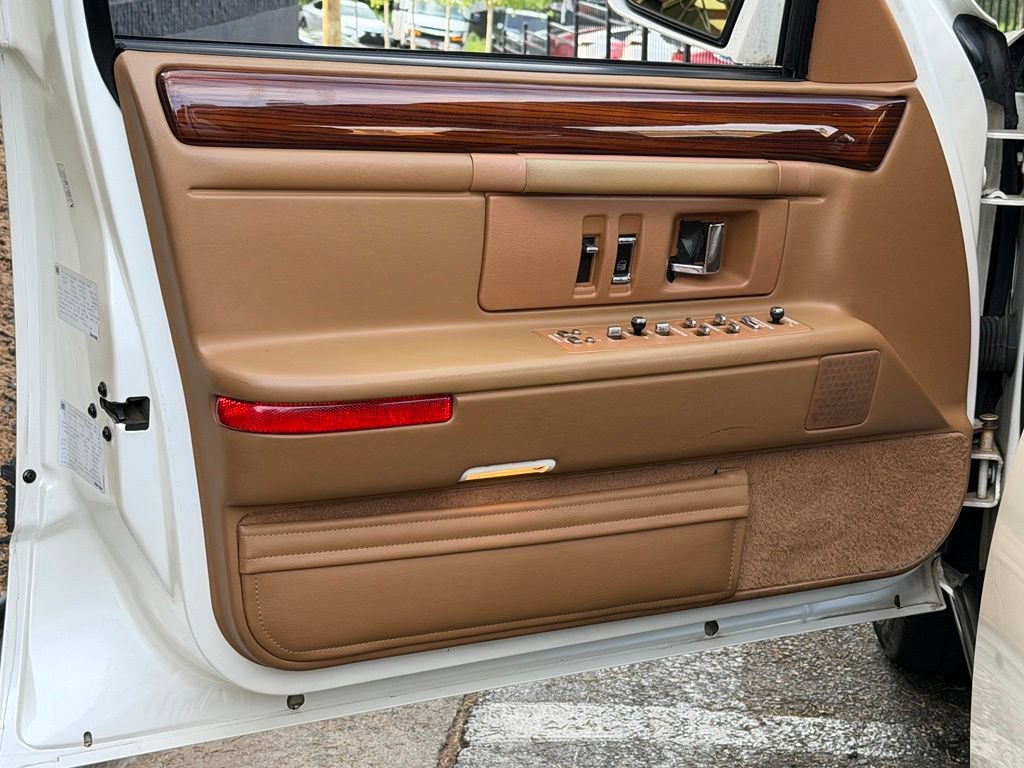 Used 1994 Cadillac De Ville Concours FWD image 29
