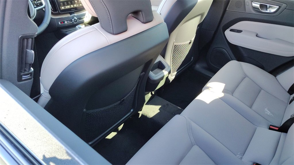 New 2026 Volvo XC60 B5 Plus w/ Climate Package image 25