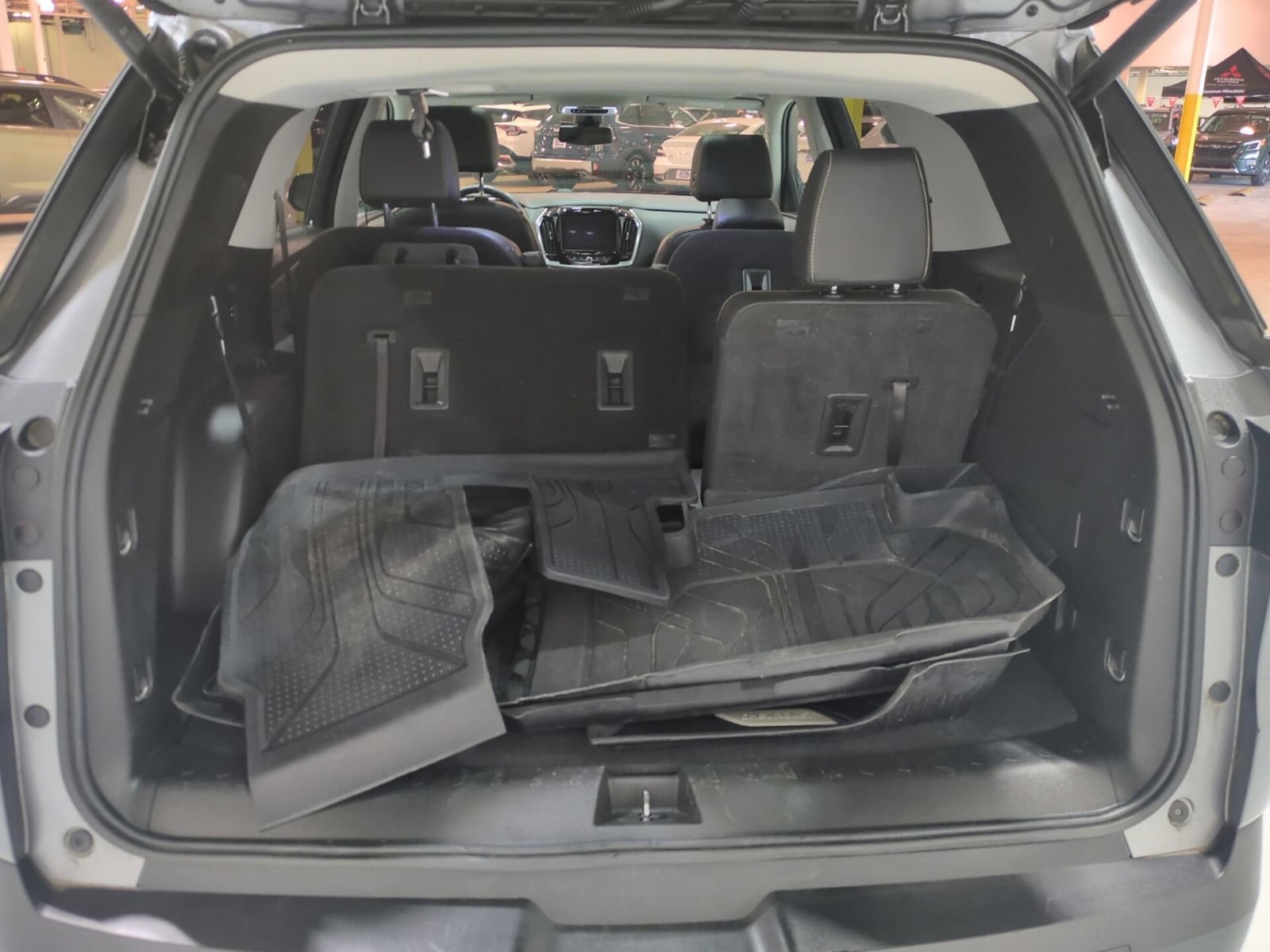 Used 2019 Chevrolet Traverse LT w/ LT Premium Package AWD/4WD image 13